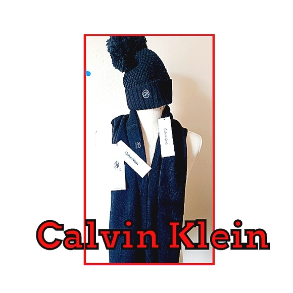 NWT* CALVIN KLEIN, INFINITY LOOP WRAP &  POM POM BEANIE IN PLUSH BLACK - Picture 4 of 5